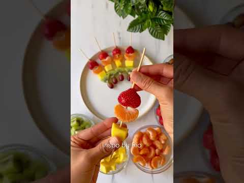 Fruit skewers platter idea🌈 #foodart #colorfulfood #fruitplatters #fruitdesign #tutorial #shorts